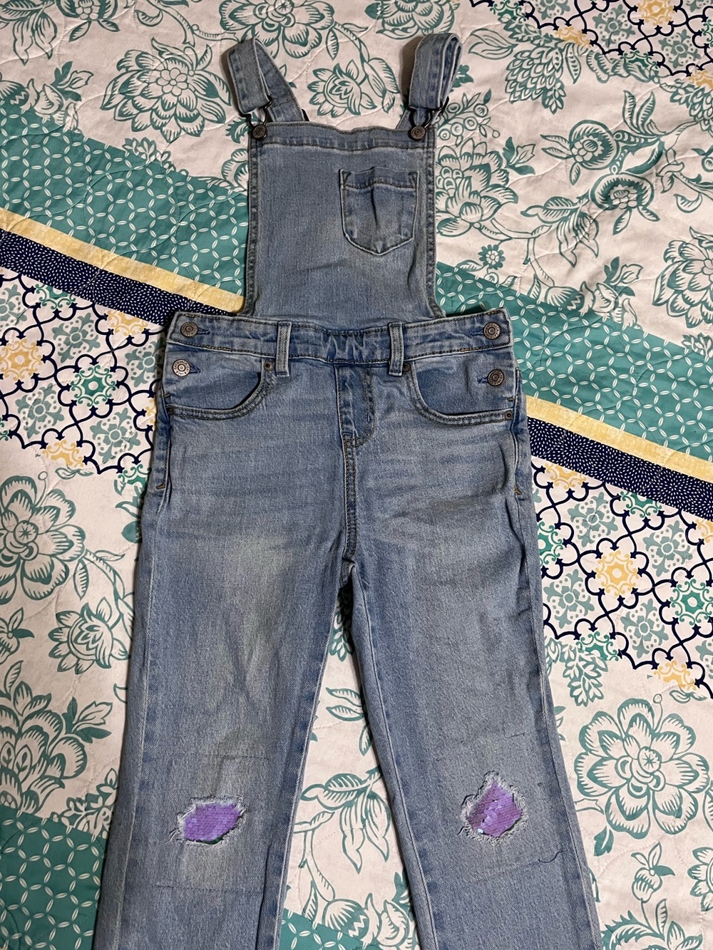 Girls Cat&Jack Denim Jean Bib Overalls With Sparkle Sequin Knees (Size: M 7/8)